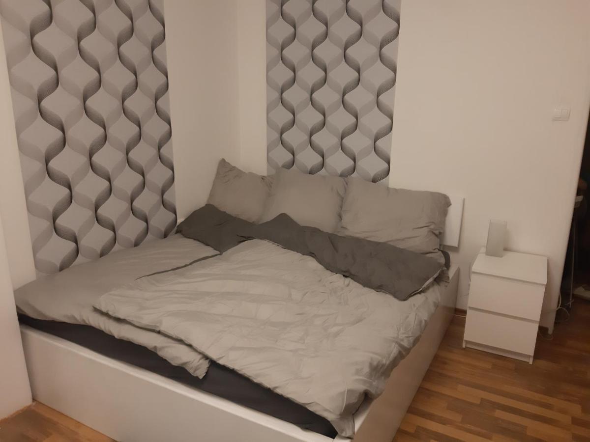 Prague Apartment In Most Near Golf Club, Aqua-Hipo-Autodrom In Most Esterno foto
