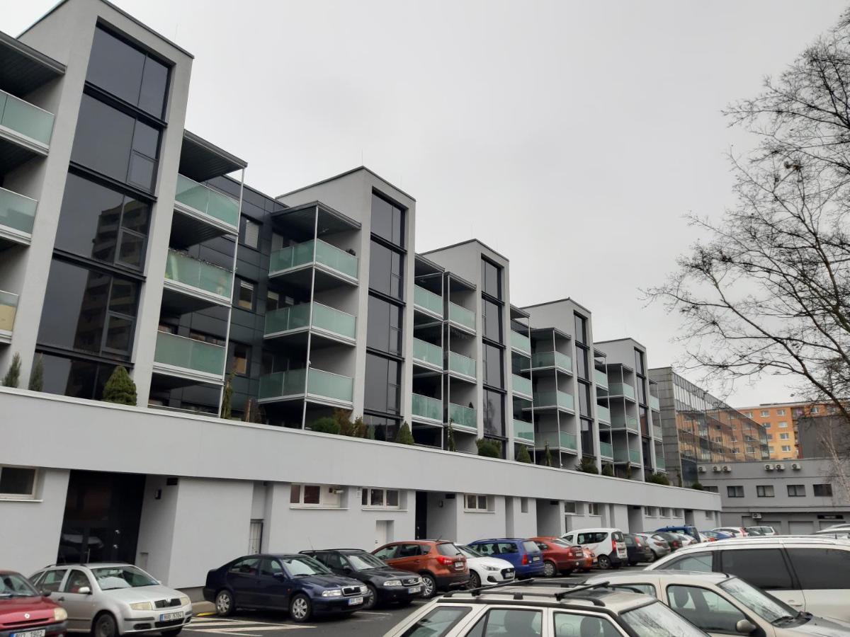 Prague Apartment In Most Near Golf Club, Aqua-Hipo-Autodrom In Most Esterno foto